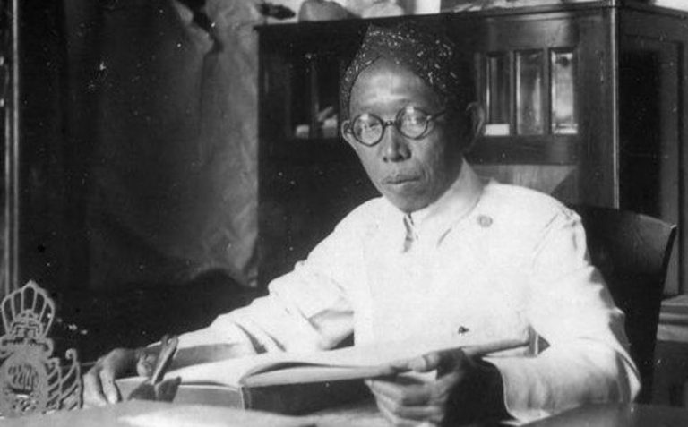 KI HAJAR DEWANTARA, BAPAK PENDIDIKAN INDONESIA