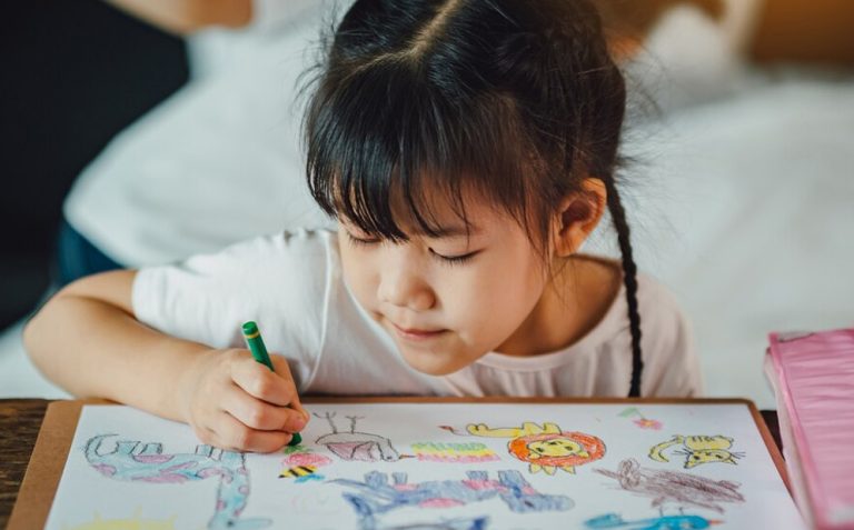 MANFAAT MENGGAMBAR BAGI ANAK